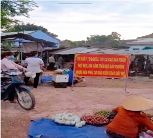 Tuyen truyen di dời các cơ sở giết mổ gia súc, gia cầm nhỏ lẻ, xen kẽ trong khu dân cư vào cơ sở giết mổ động vật tập trung tại các chợ