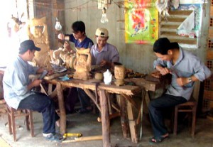 Làng nghề Tiện gỗ mỹ nghệ Nhơn Hậu