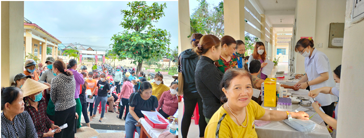 Hơn 200 chị em phụ nữ xã Nhơn Tân đến tư vấn và khám sức khỏe