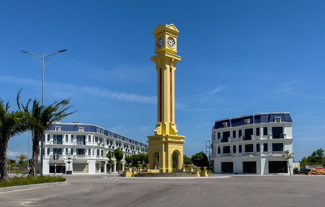 Tháp đồng hồ trung tâm sẽ trở thành biểu tượng phồn hoa của thị xã An Nhơn