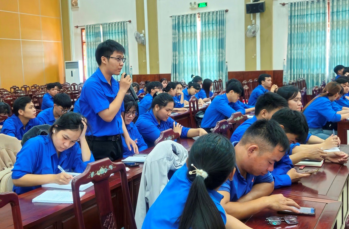 Đối thoại giữa Lãnh đạo UBND thị xã An Nhơn với thanh niên năm 2025