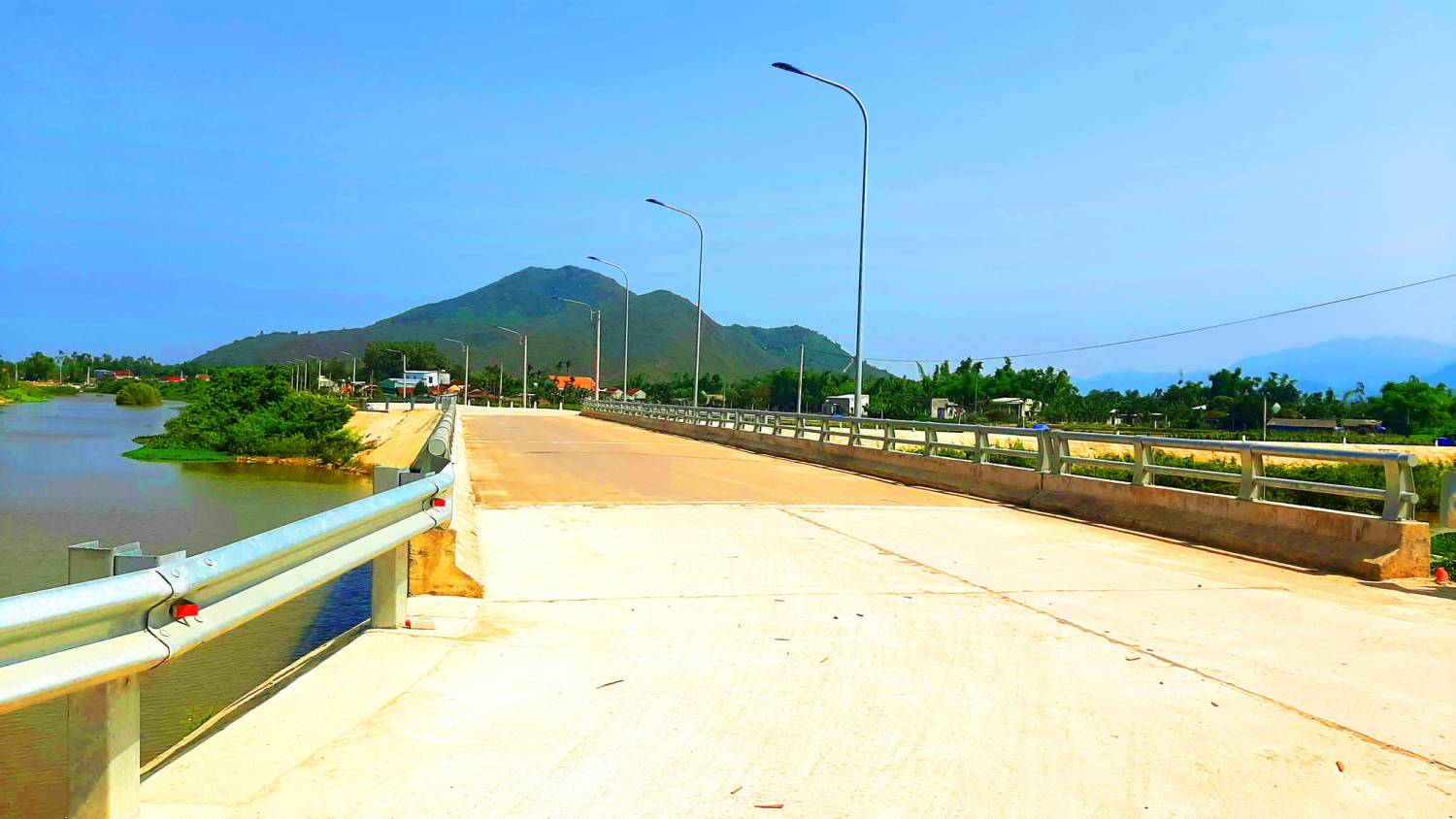 Cầu Mương Đôi va tuyến đường liên xã phường Nhơn Thành đi xã Nhơn Phong đã xây dựng hoàn thành đưa vào sử dụng